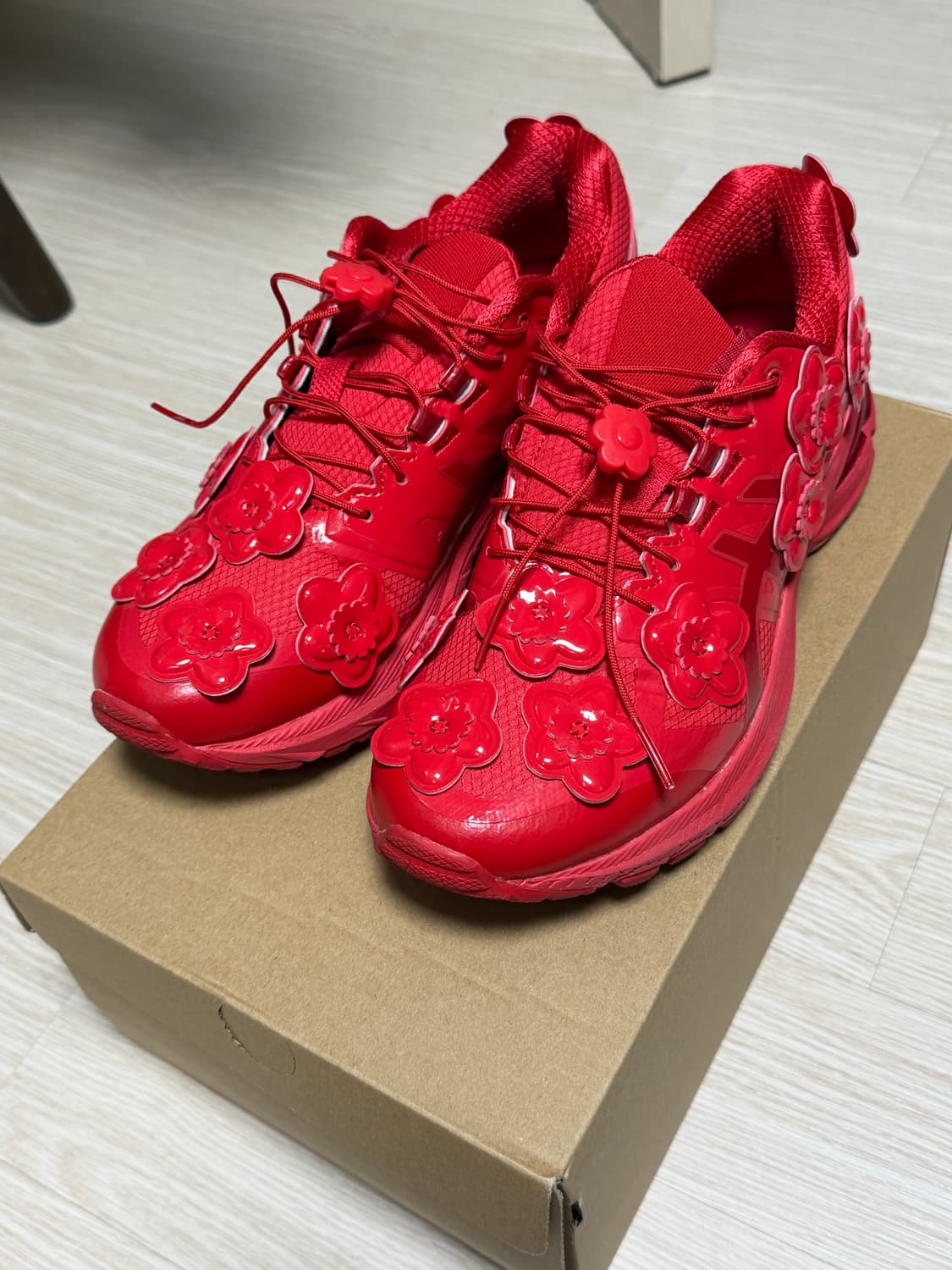 아식스 x 세실리에 반센 젤 터레인 레드 상품이미지1