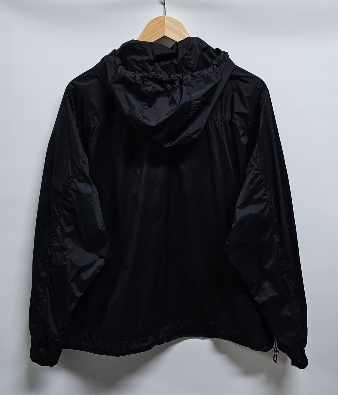 내셔널지오그래픽 블랙 바람막이 후드 자켓 S 90 상품이미지2