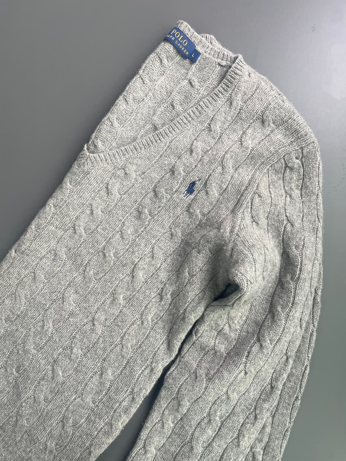 [L] 폴로 랄프로렌 여성 메리노울 케이블 꽈배기 브이넥 니트 스웨터 상품이미지3