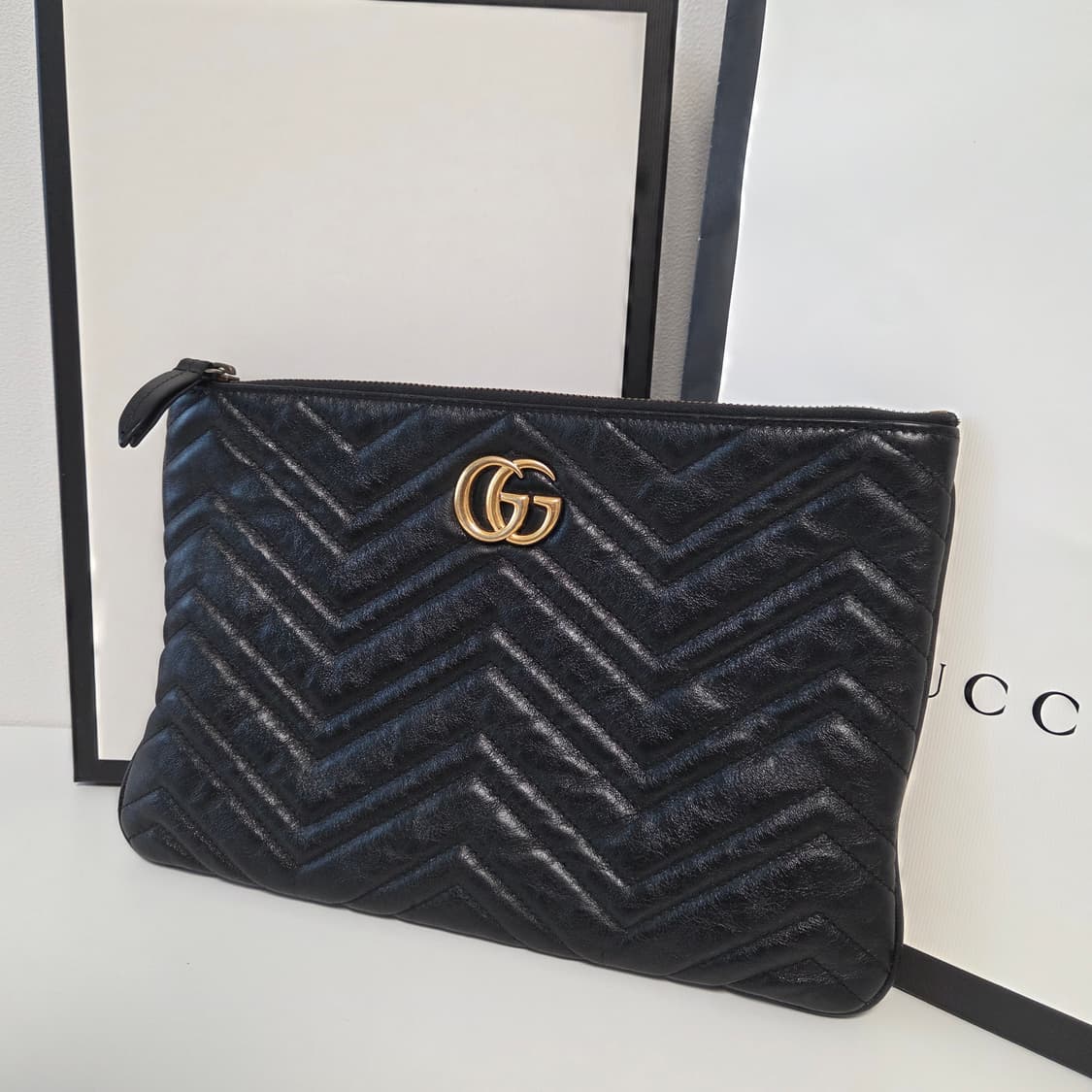 GUCCI 구찌 정품 마몽 클러치백 블랙 금장 쉐브론 레더파우치 상품이미지7