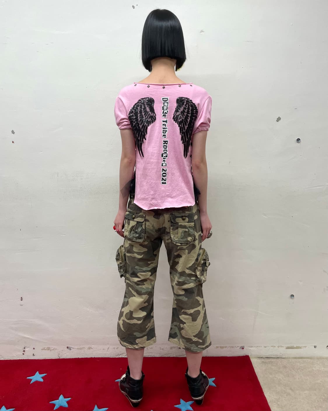 Black Spangled Winged Studded Kitch T 상품이미지5