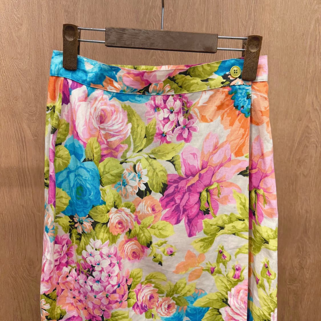 막스마라 랩 미디 스커트 플로럴 프린팅 디테일 H라인 핑크 블루 상품이미지4