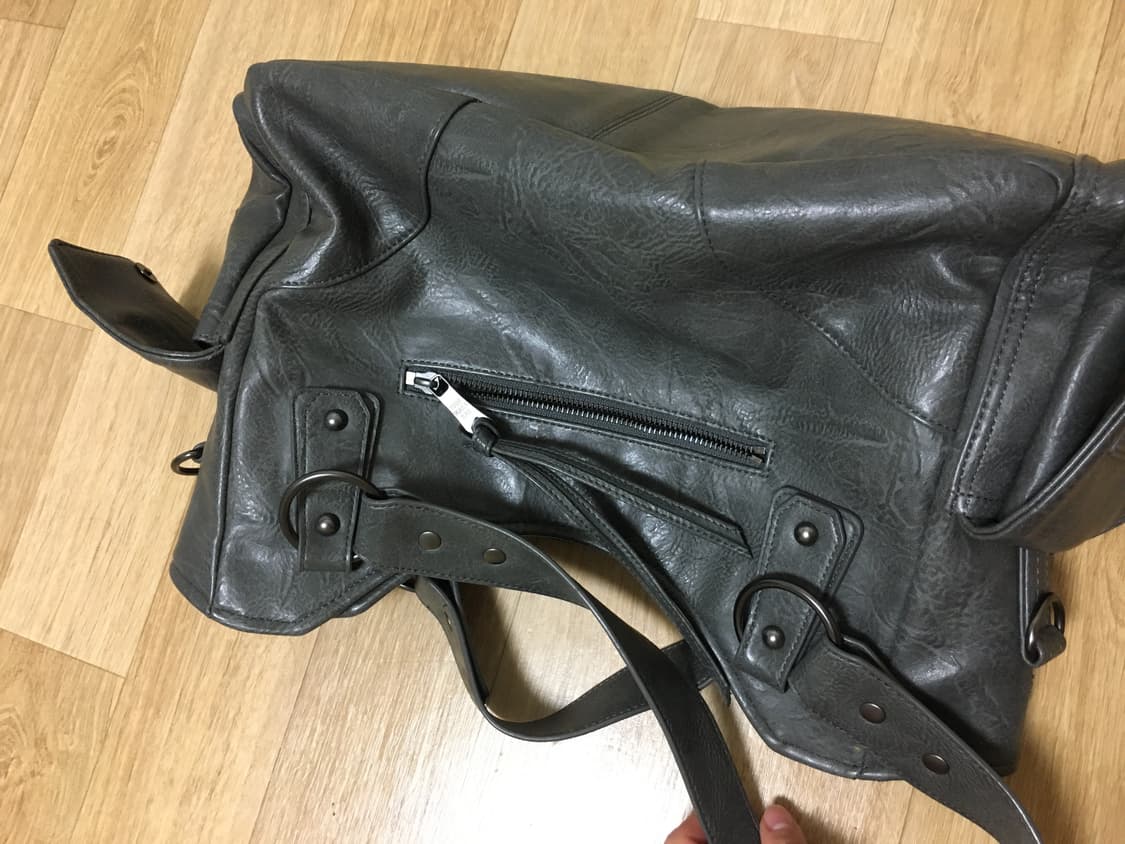 이우가마카라스 플리즈노팔로우 스터드 레더 숄더백 애쉬 그레이 상품이미지5