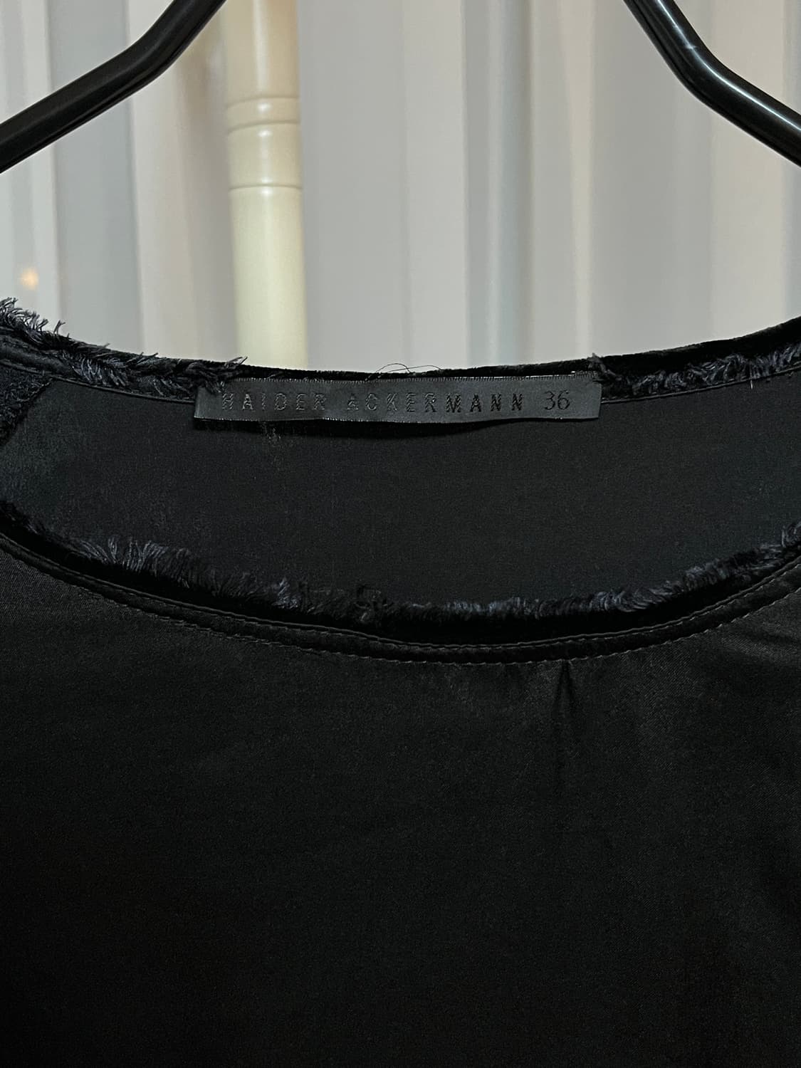 하이더아커만 실크 벨벳 롱슬리브 탑 상품이미지3