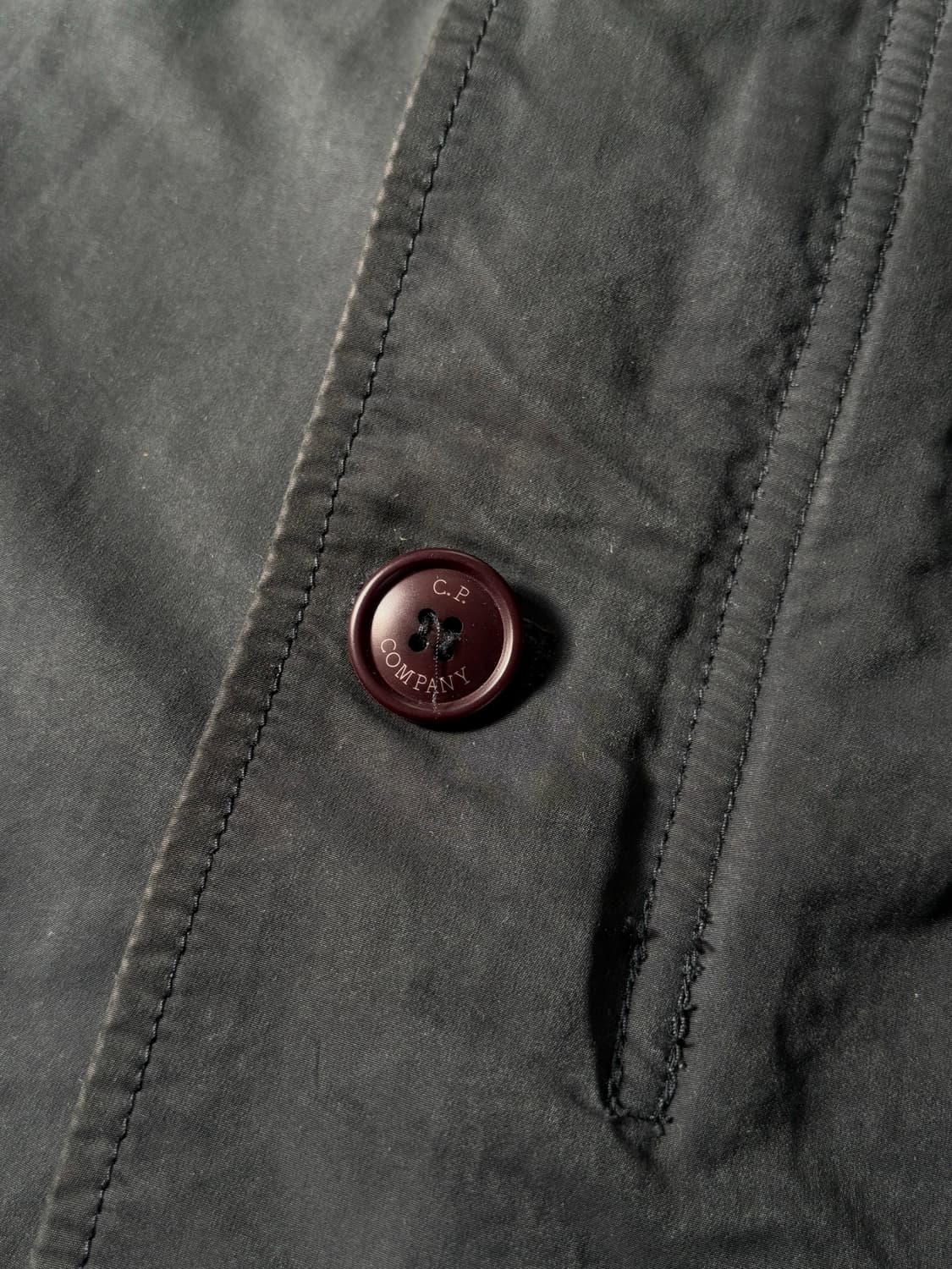 CP 컴퍼니 블랙 렌즈 코트 상품이미지6