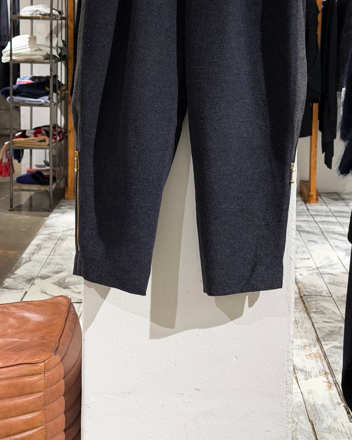 컬러 차콜 울 사이드 지퍼 팬츠 상품이미지3