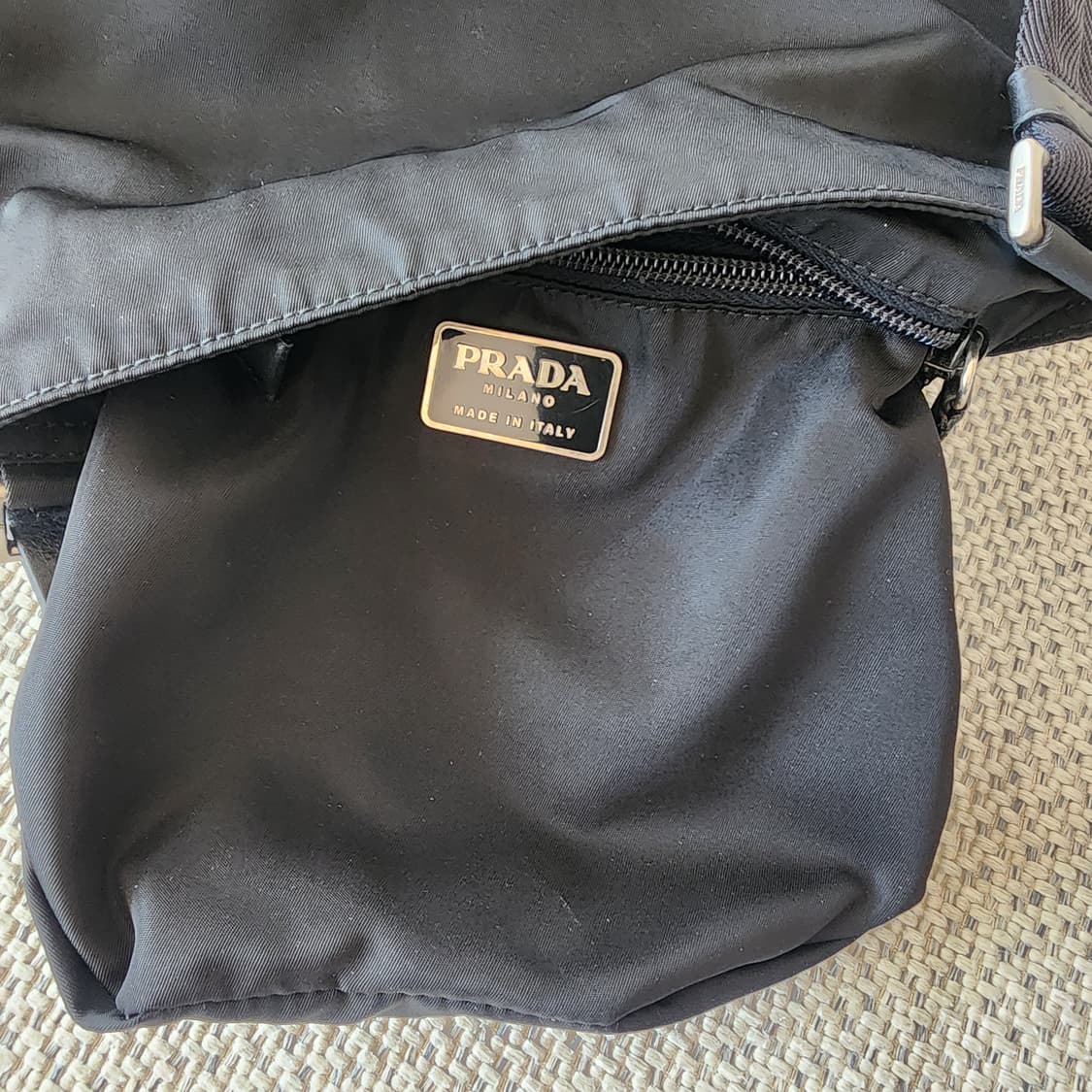 상태최상 프라다 나일론 플랫 미니 크로스백 숄더백 블랙 상품이미지9