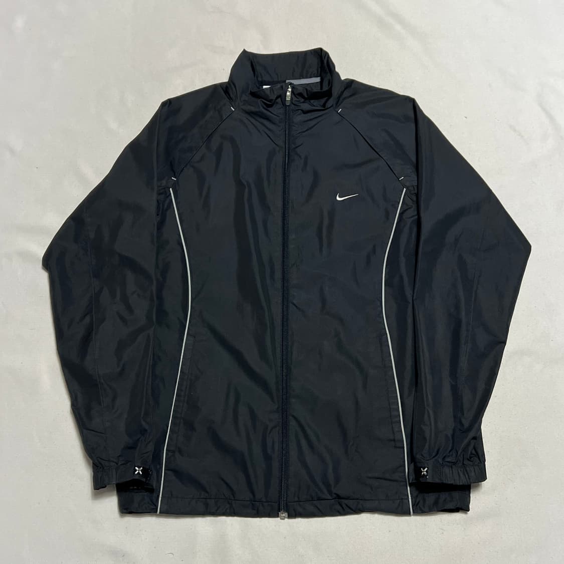 L 나이키 클리마핏 올드스쿨 스우시 블랙 바람막이 상품이미지2