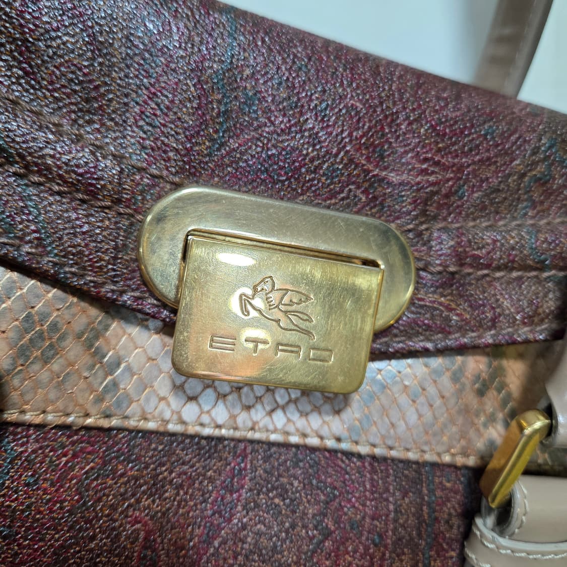 에트로 골드버클 토트백 상품이미지3