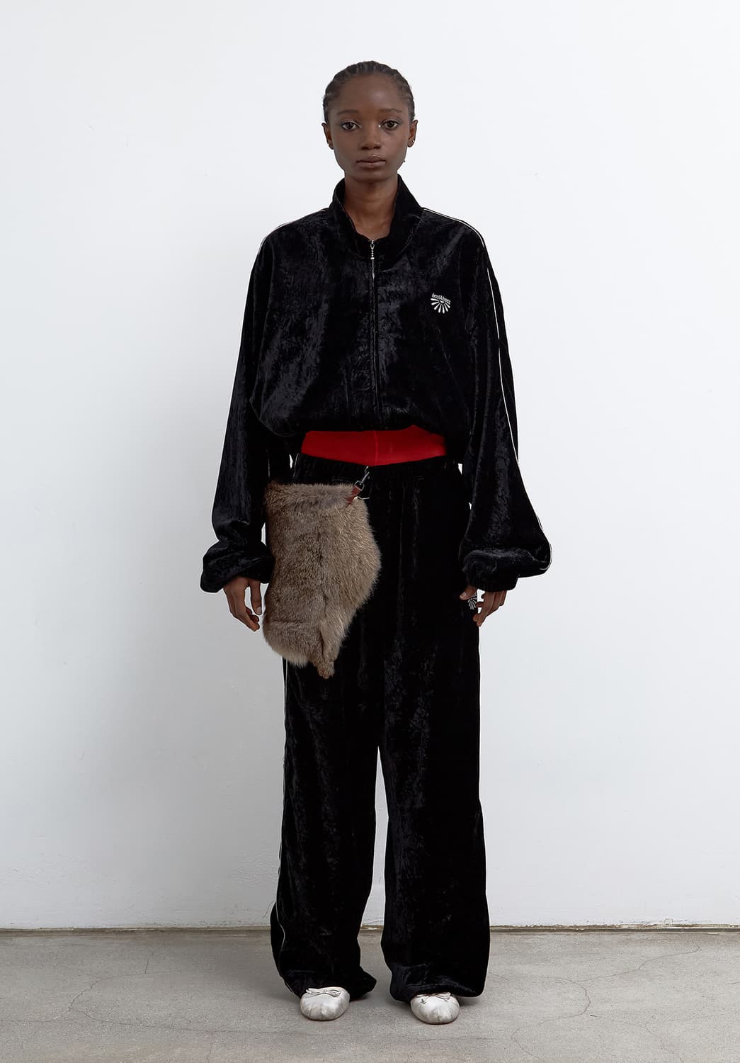 에크루 스탠드얼론 벨벳 트랙팬츠 새상품 상품이미지2