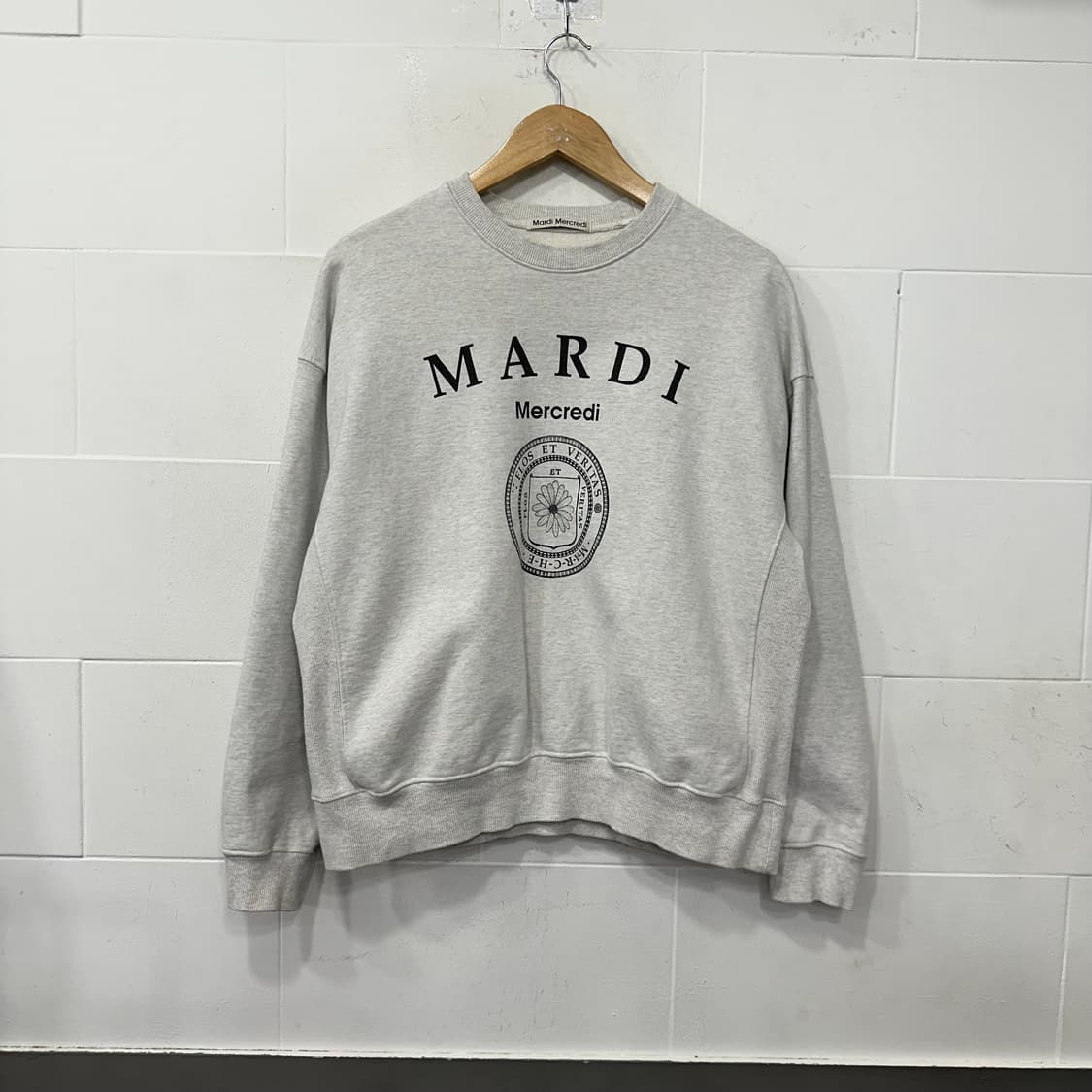 마르디 메크르디 맨투맨 상품이미지1