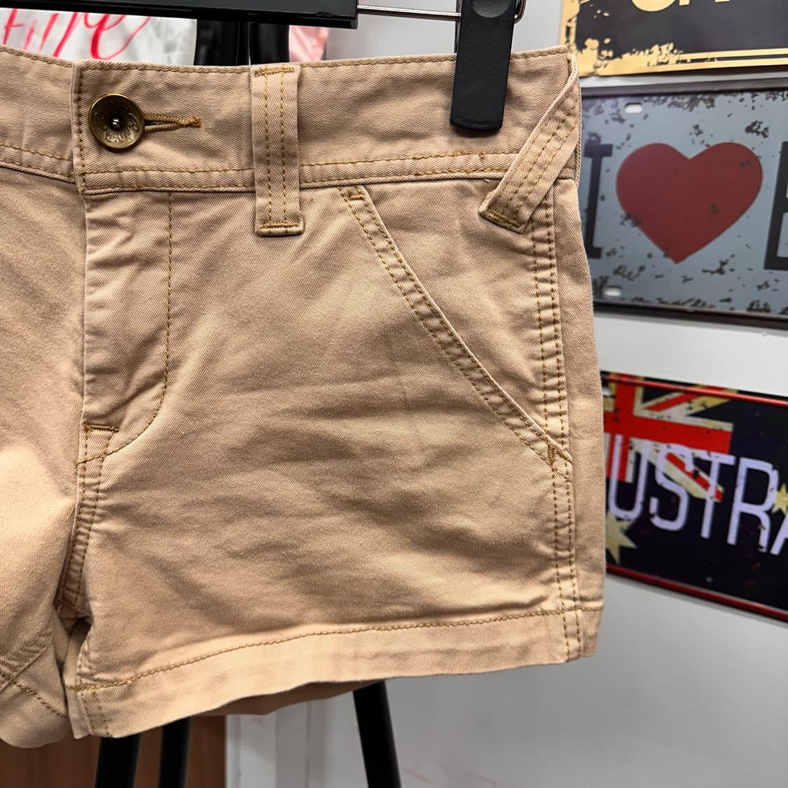 Beige High-Waisted Shorts 상품이미지6