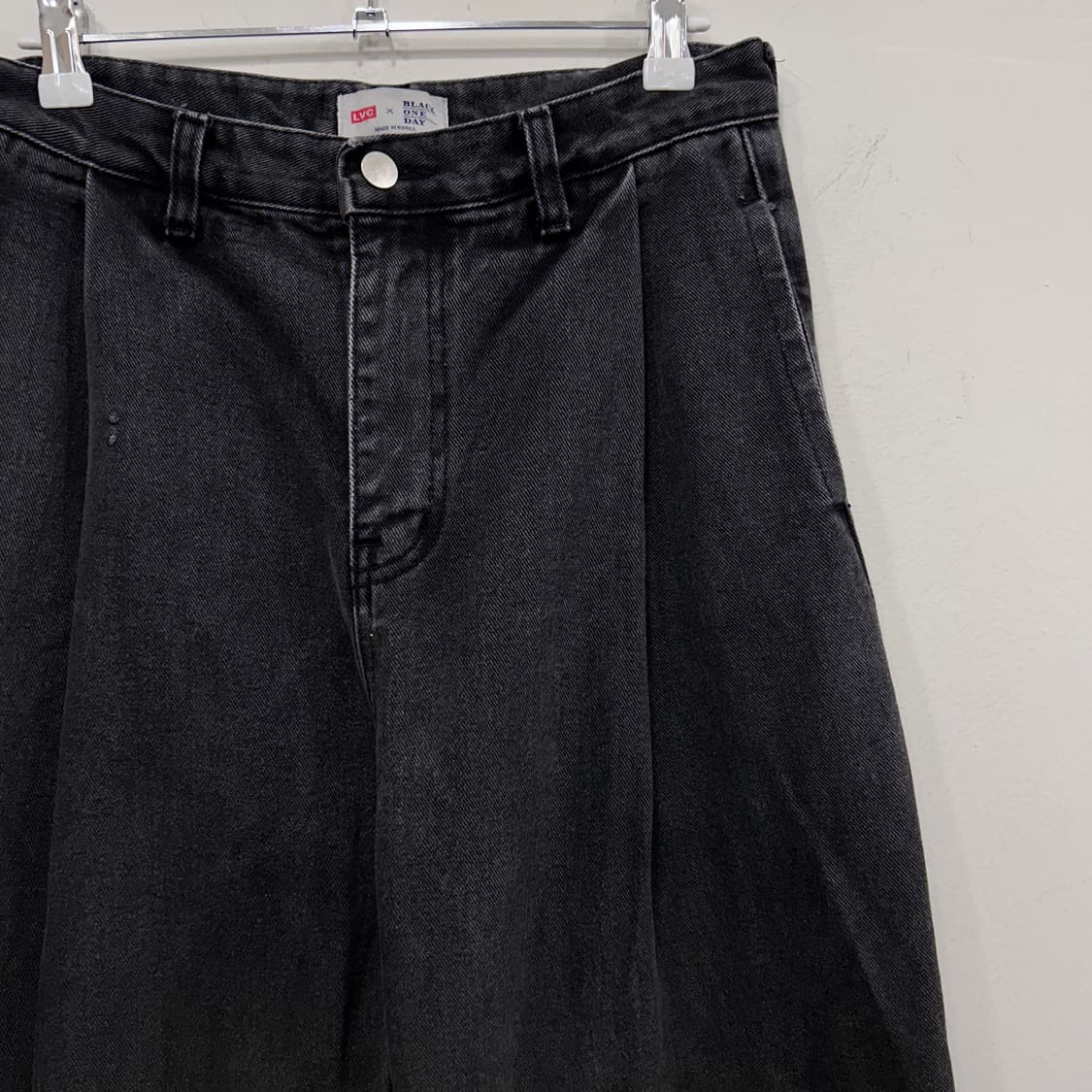 LVC X 블랙원데이 원턱 와이드 데끼 흑청 데님팬츠 상품이미지1
