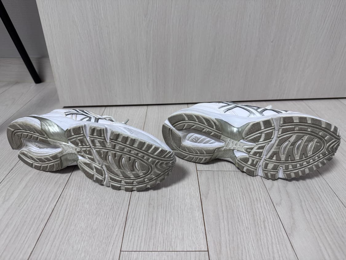 아식스 젤1090 화이트색상 판매합니다  상품이미지5