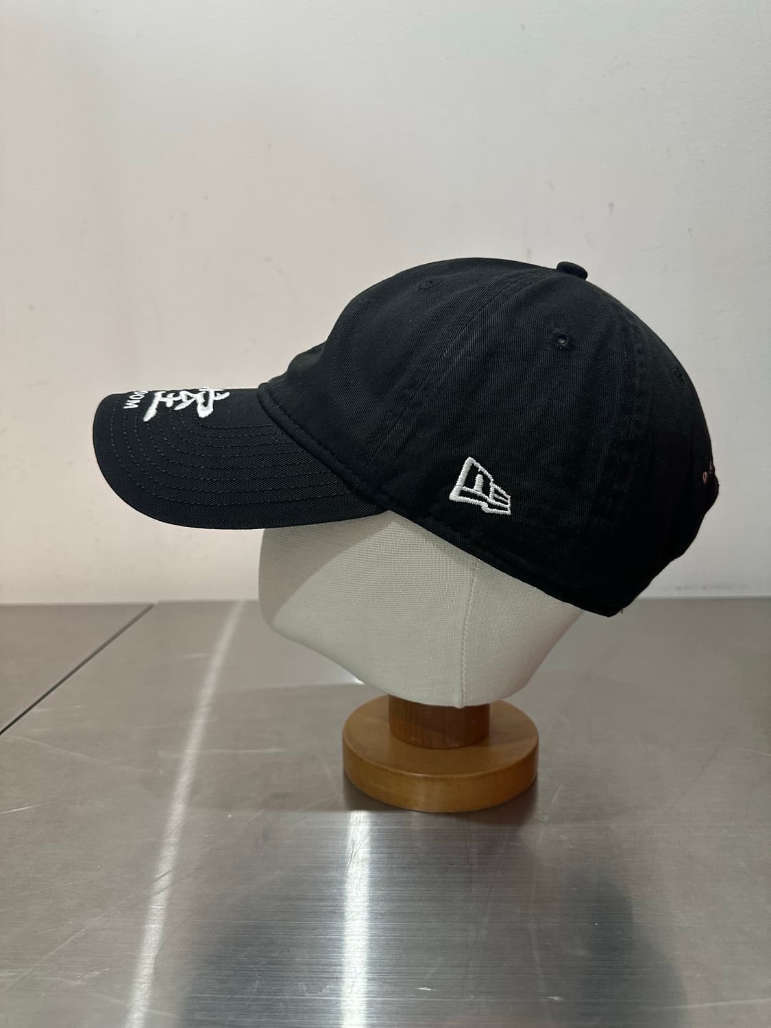 다크룸 뉴에라 언스트럭쳐 볼캡 블랙 팝니다! 상품이미지5