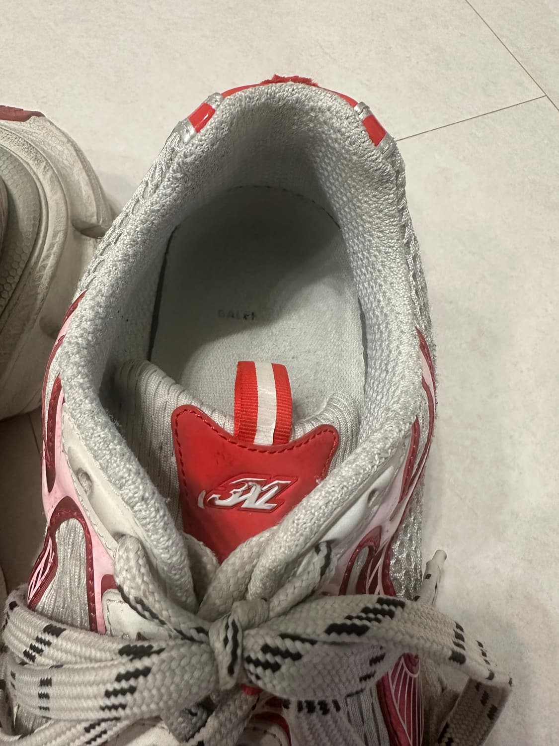 [44]발렌시아가 3xl 화이트 레드 상품이미지3