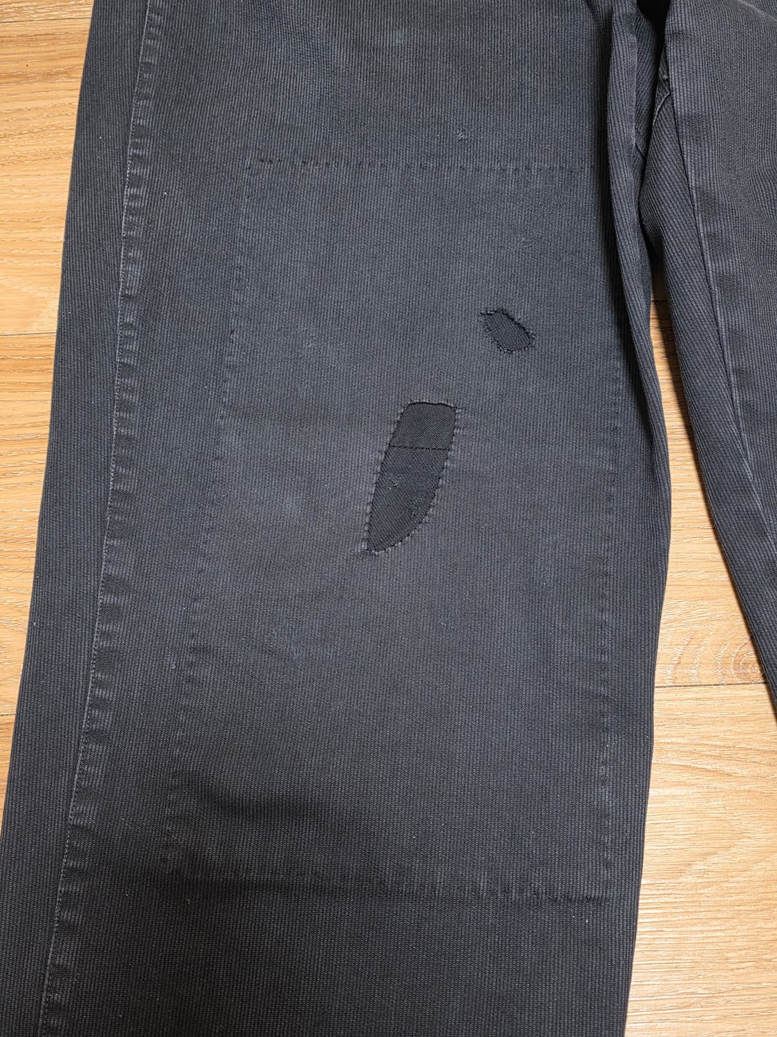 34size택포40만)23시즌 올드조 스카페이스 패디드 백 트라우저 상품이미지5