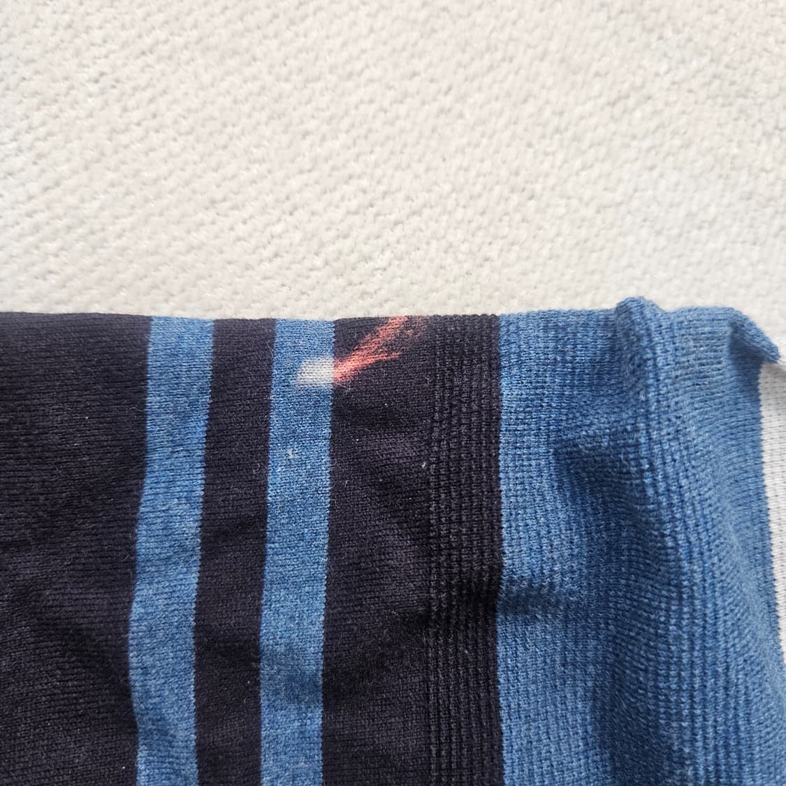 100 헤지스 남성 스트라이프 반팔티 0304Y 상품이미지3