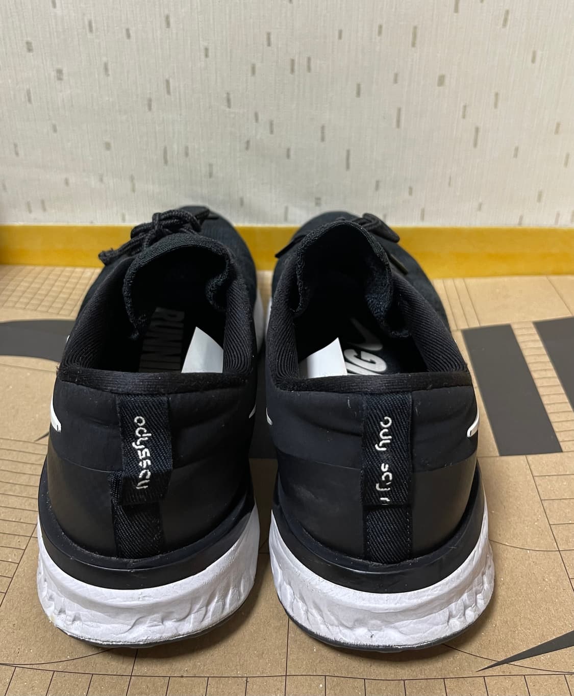 나이키 우먼스 오딧세이 리액트 2 플라이니트 240 상품이미지4