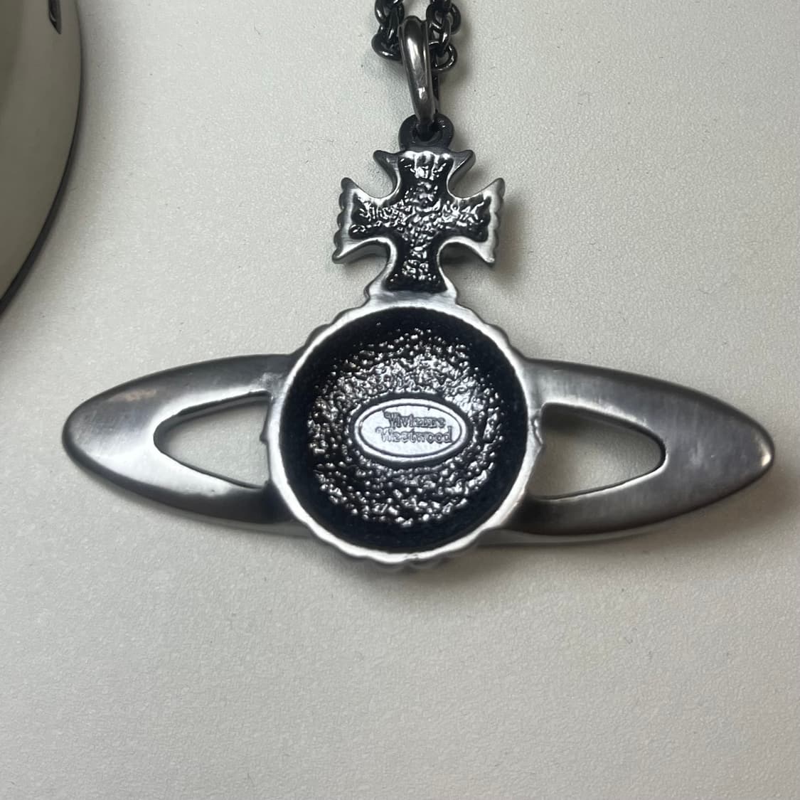 비비안웨스트우드 황동 빅 orb 목걸이 상품이미지4