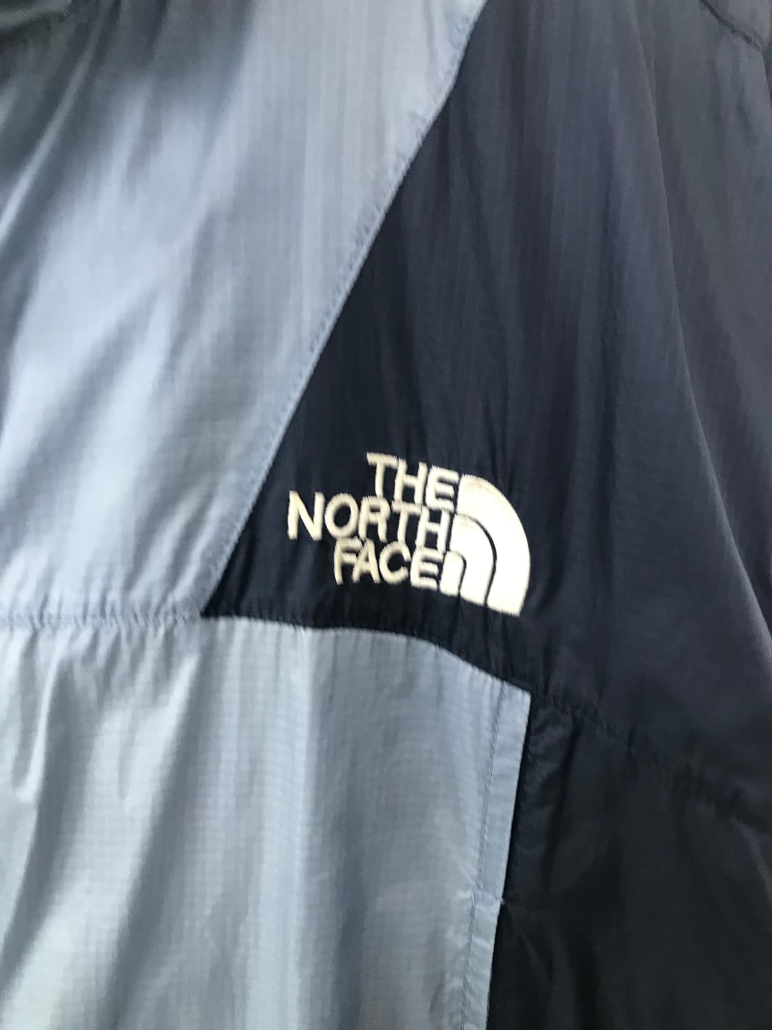노스페이스 자수로고 배색 윈드 바람막이 자켓 상품이미지4