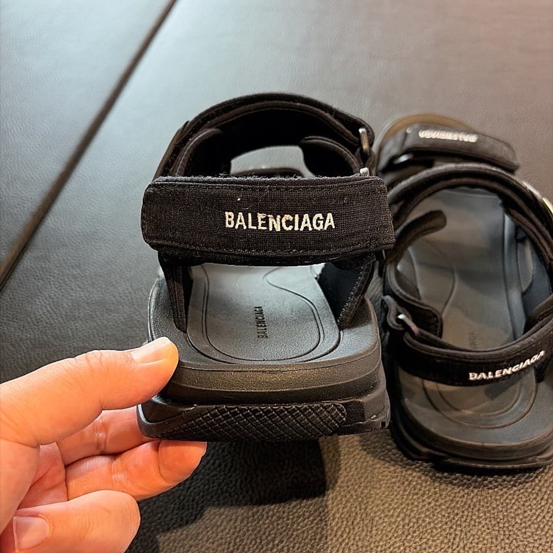 (정품/새상품) 발렌시아가 남성 블랙 투어리스트 샌들 상품이미지5