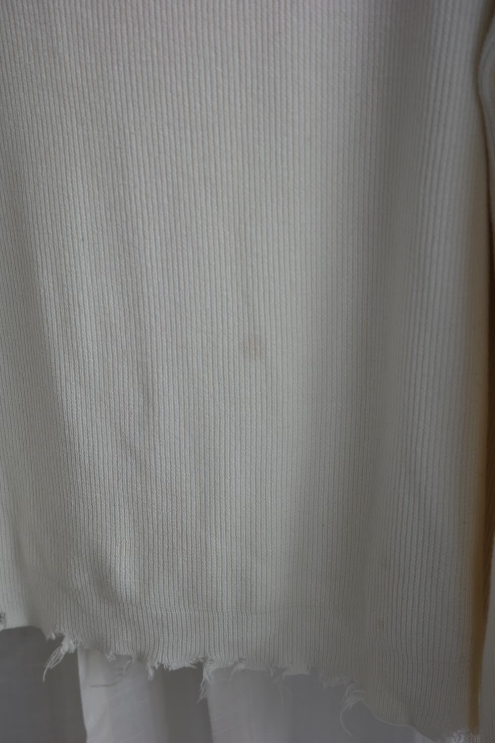 Perverze 퍼버즈  브이넥 데미지 니트 상품이미지2