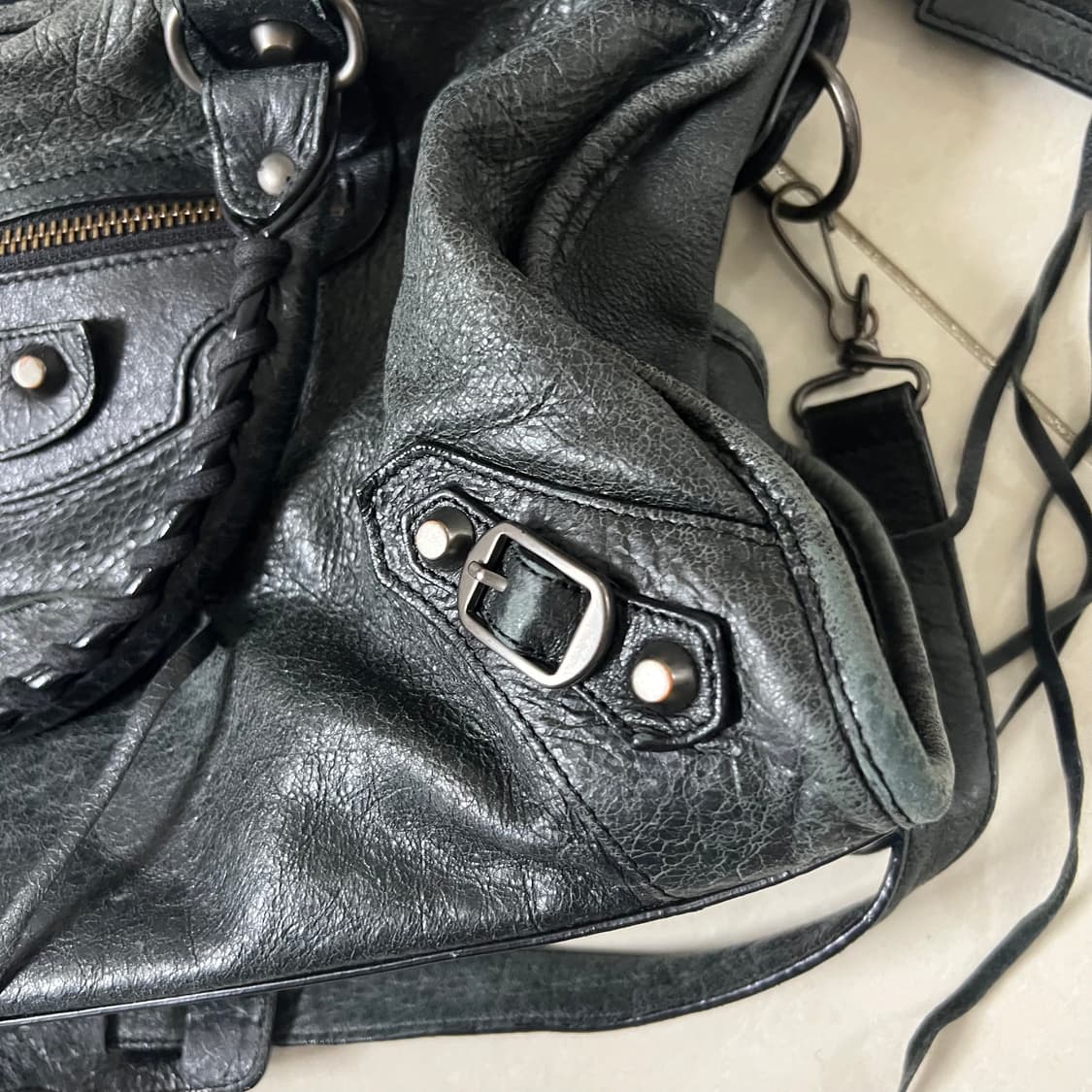 발렌시아가 모터백 가방 블랙  상품이미지8