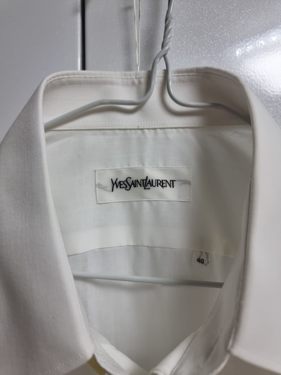 YSL 생로랑 입생로랑 화이트 빅카라 반팔 포켓 셔츠 상품이미지2