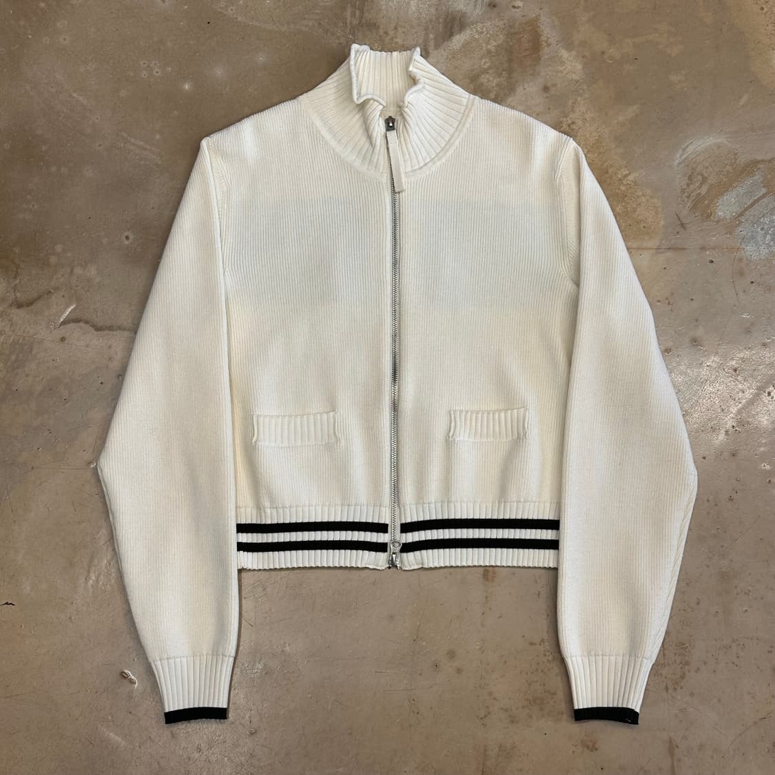 M 마뗑킴 여성용 빅로고 아이보리 크롭 니트 집업 상품이미지3