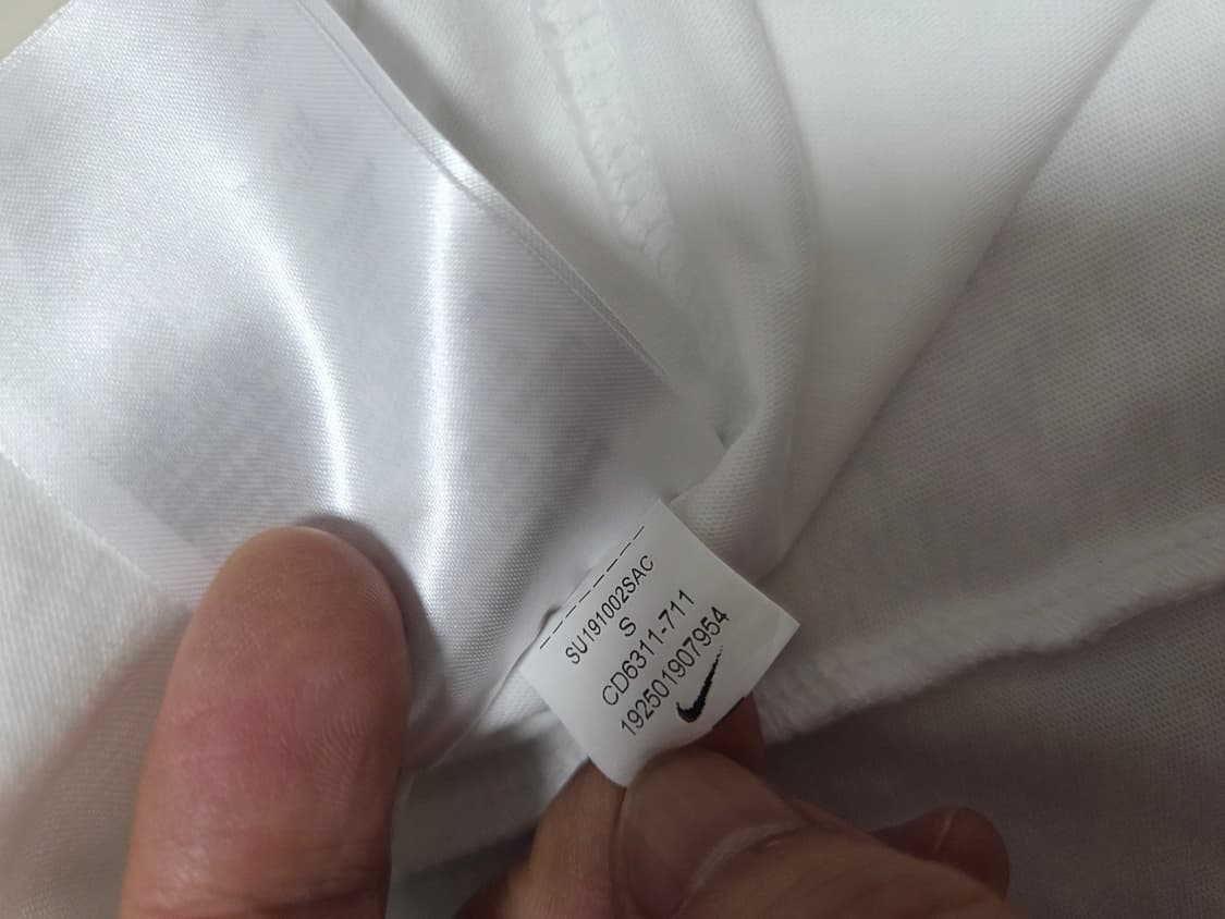 나이키 X 사카이 여성 하이브리드 반팔티 상품이미지9