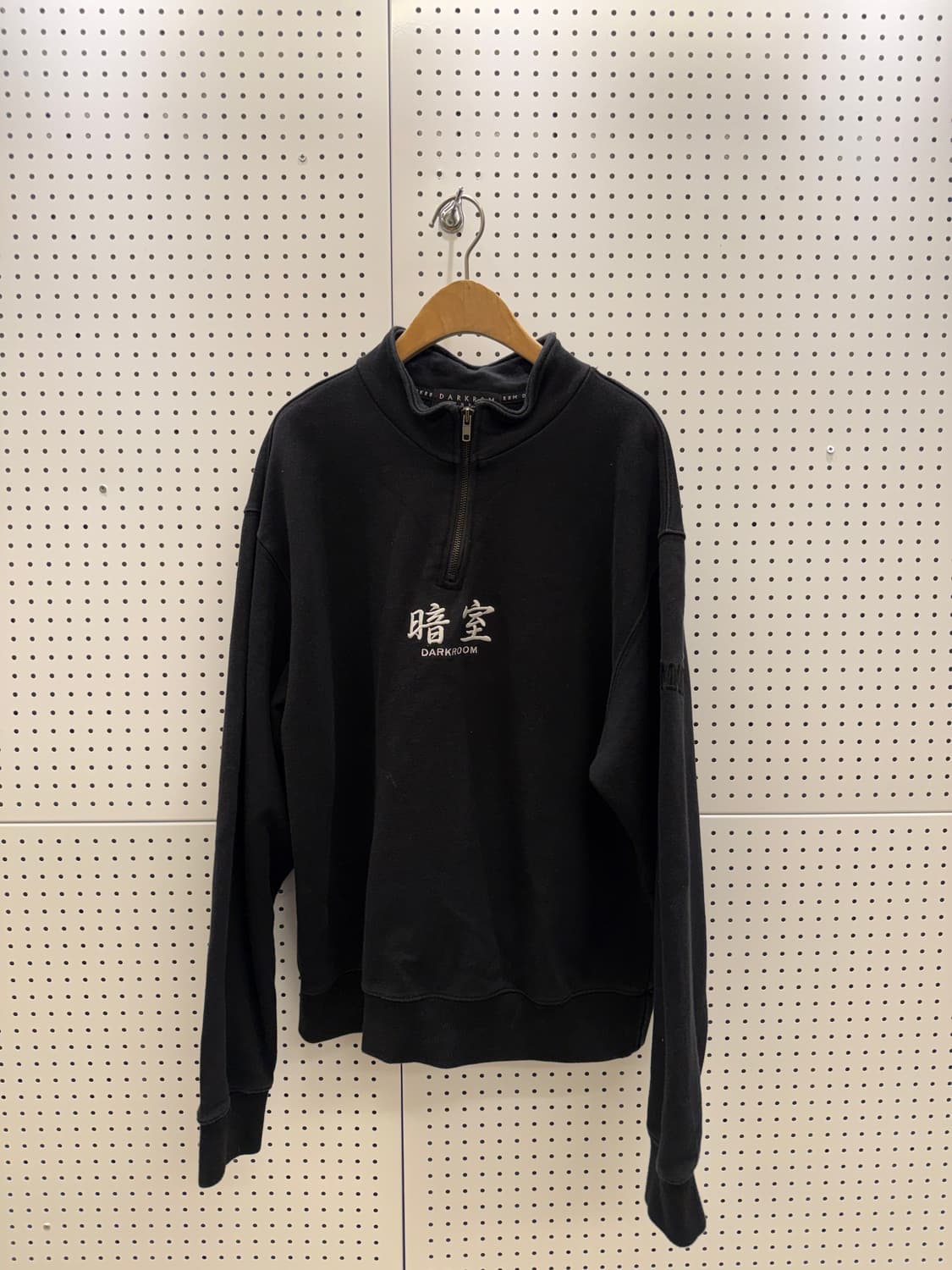 다크룸 스튜디오 쿼터 하프집업 블랙 U1439 상품이미지2