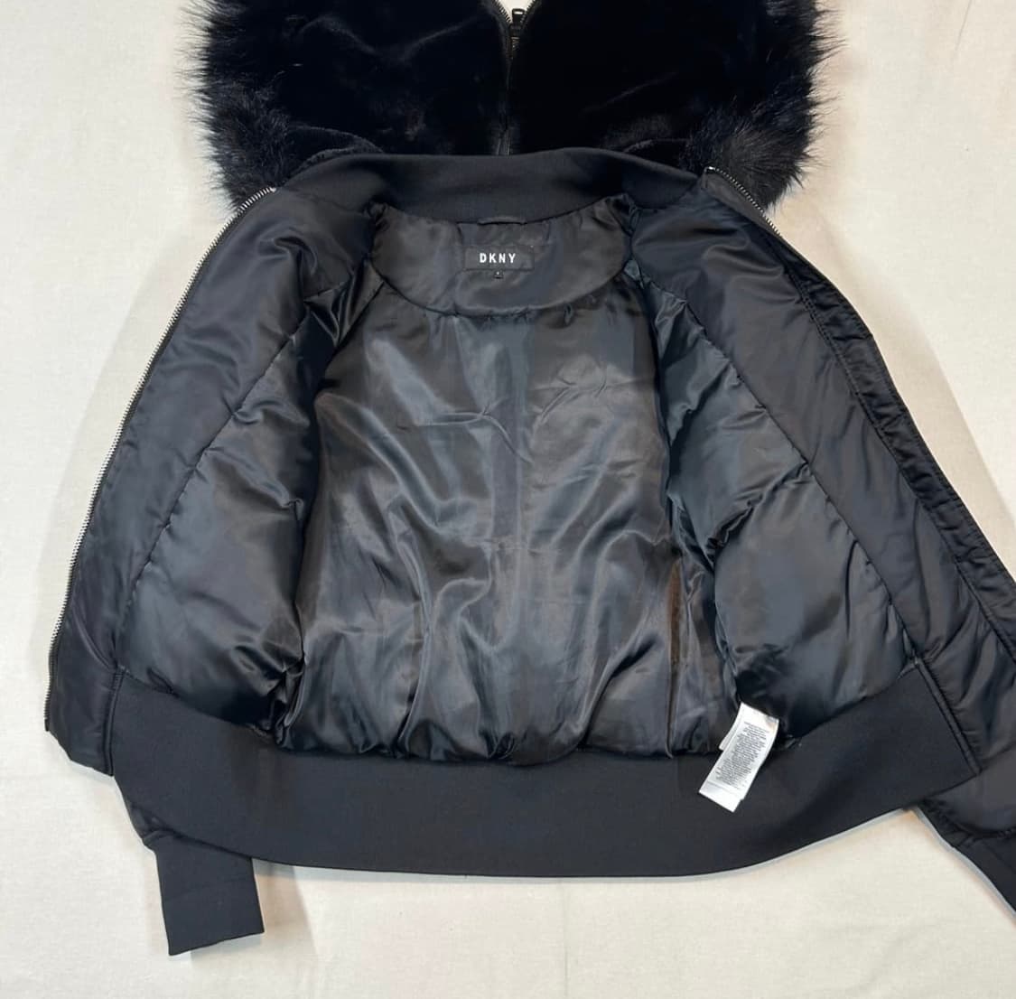 DKNY 퍼 패딩 블랙 상품이미지2