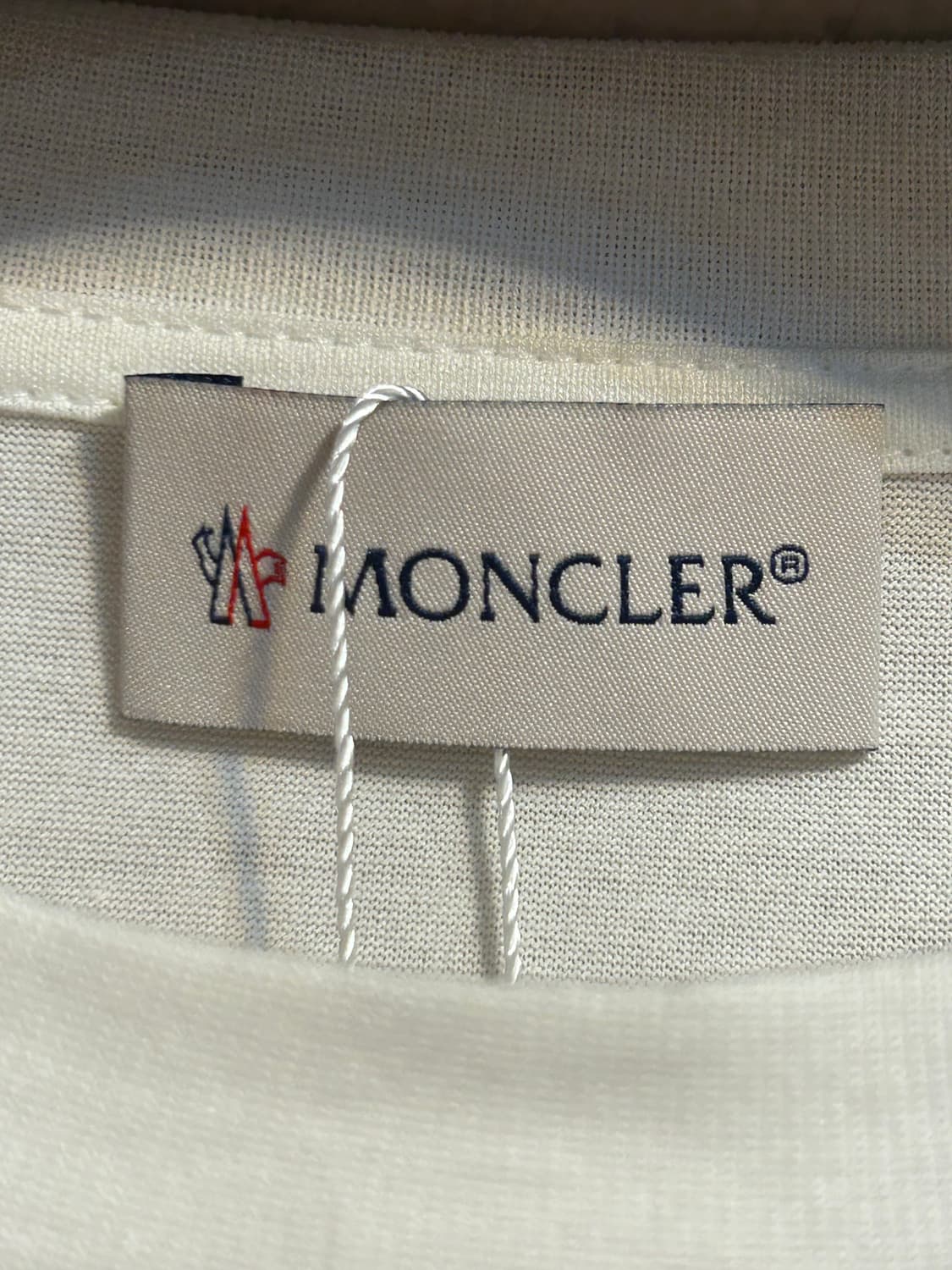 몽클레어 x 시몬 로샤 진주 로고 퍼프 슬리브 티셔츠 상품이미지6