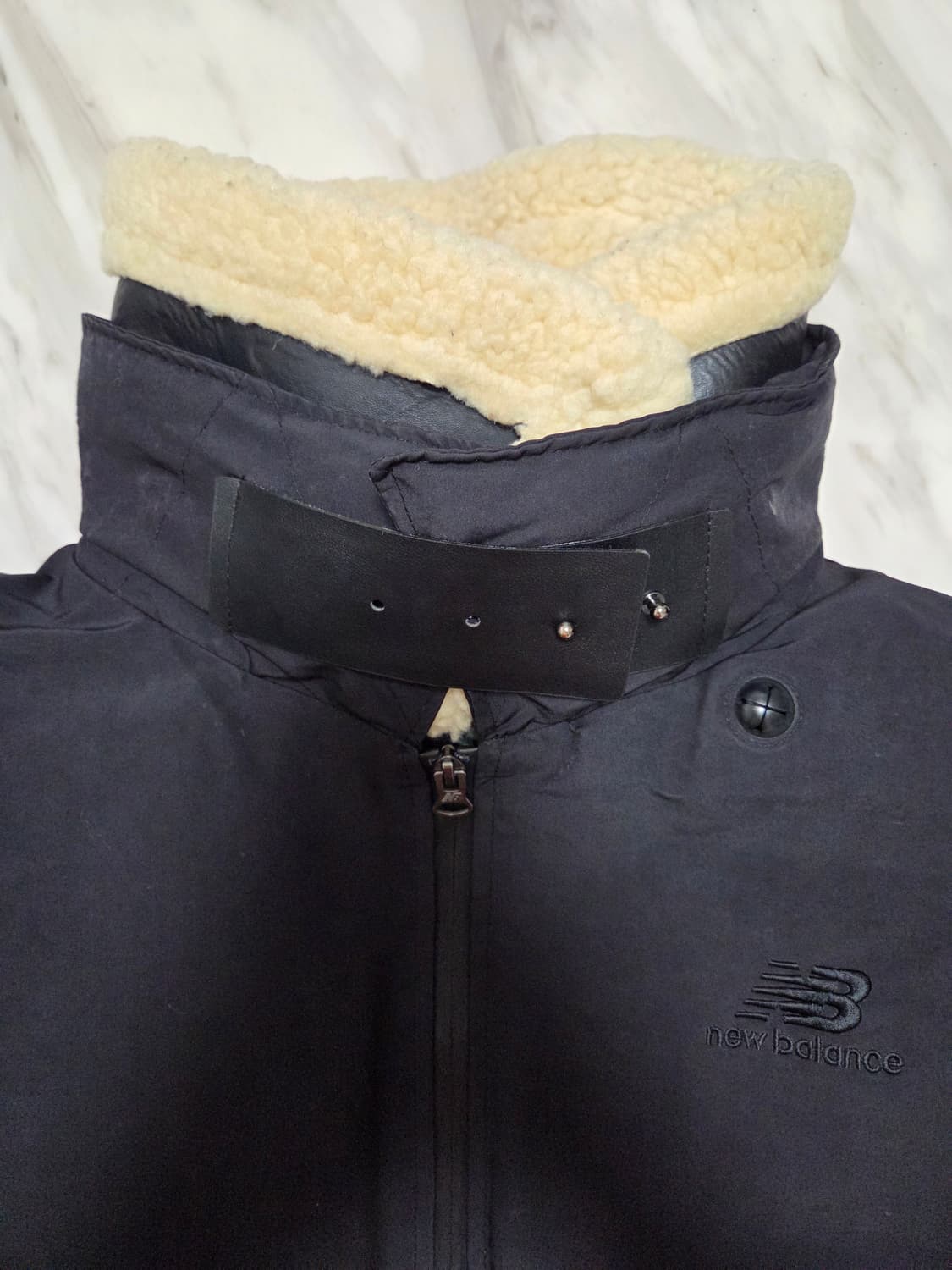 뉴발란스 다운 패딩 무스탕 상품이미지6