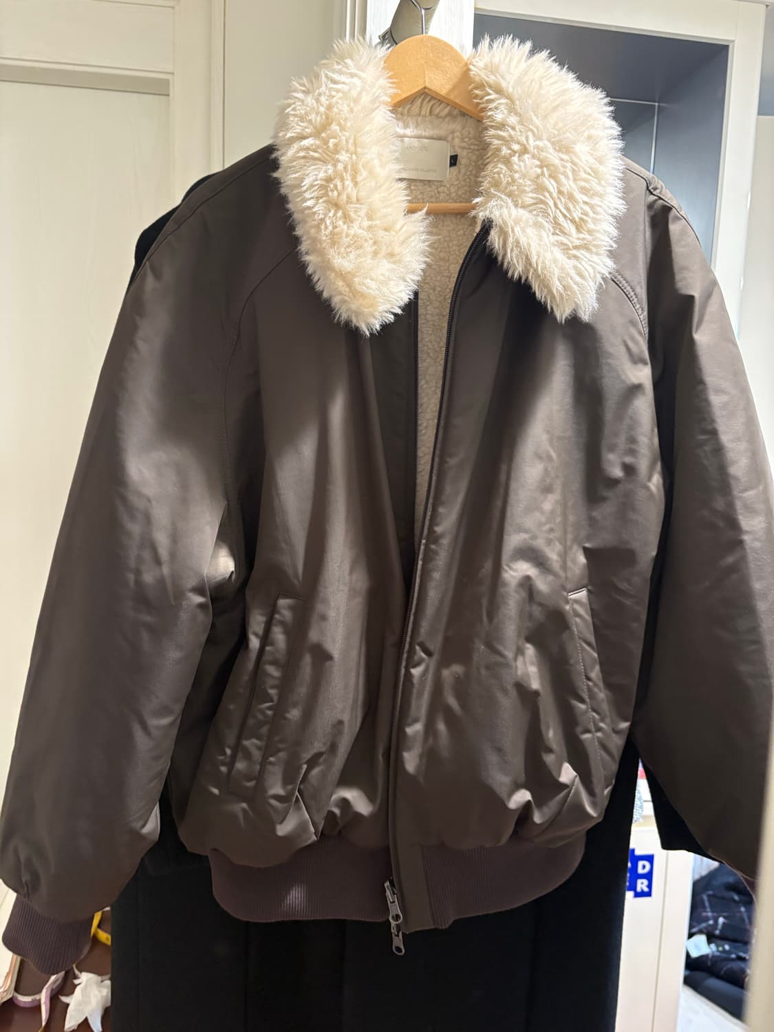 아모멘토 점퍼 팔아요 상품이미지1