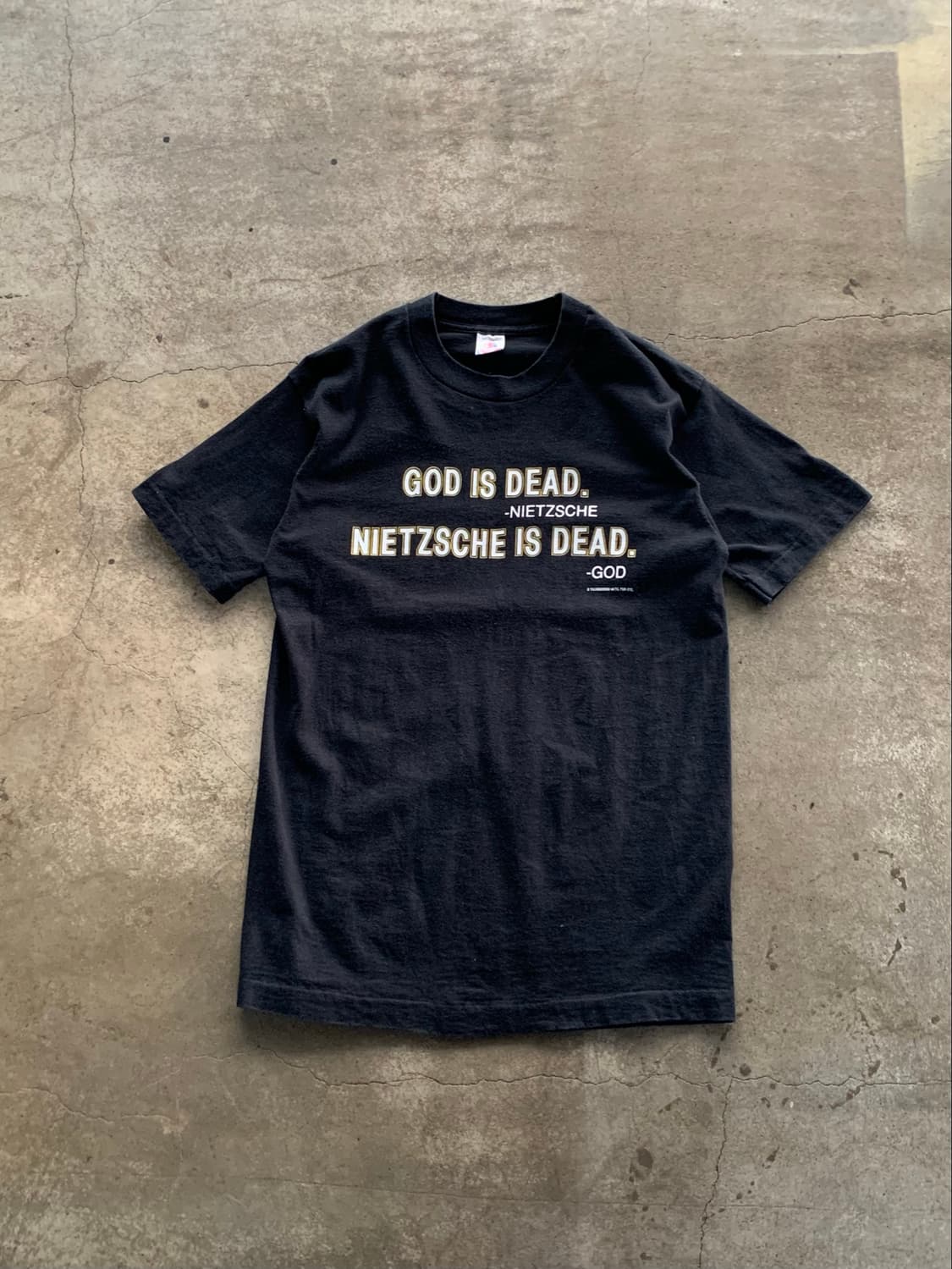 신은 죽었다 니체는 죽었다 유머 티셔츠 상품이미지1