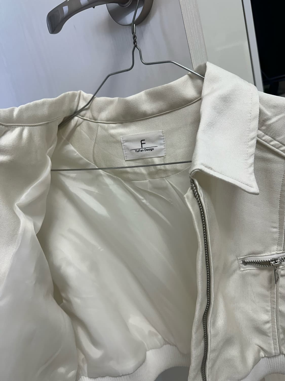 YuFan Design 화이트 봄버 자켓 상품이미지3