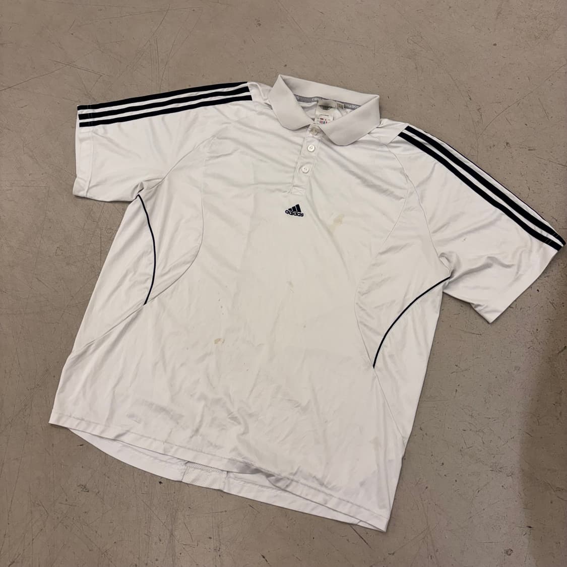 아디다스 센터로고 카라티 상품이미지1