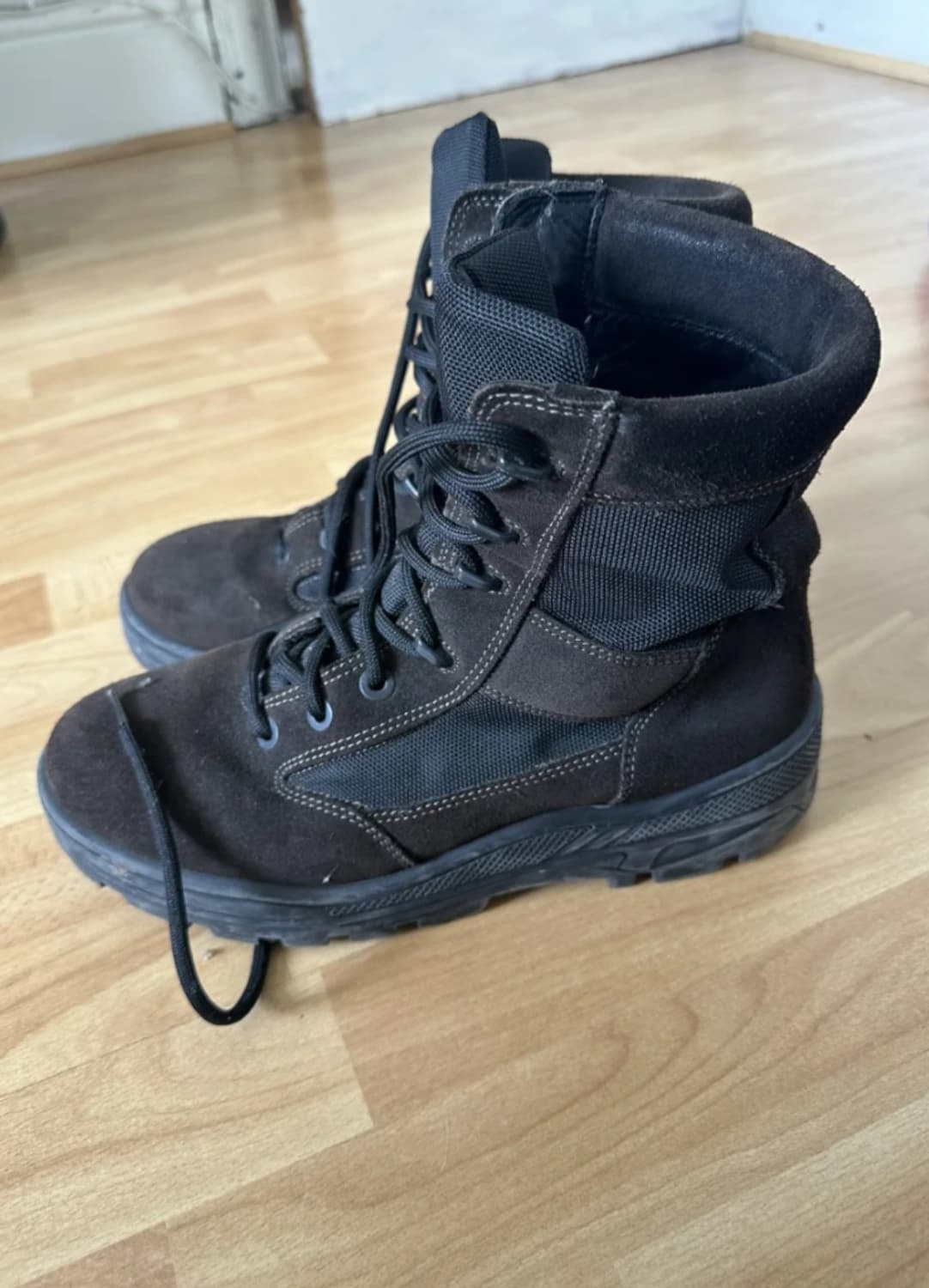 이지 시즌4 컴뱃부츠 오일 42사이즈 상품이미지1