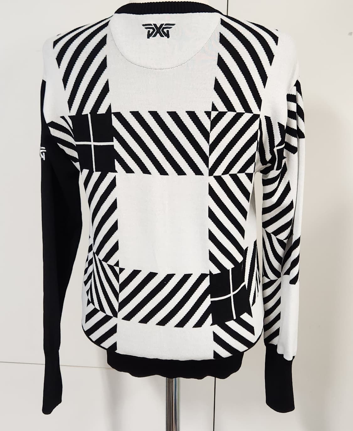 PXG 골프 블랙 앤 화이트 패턴 니트 XS 상품이미지3