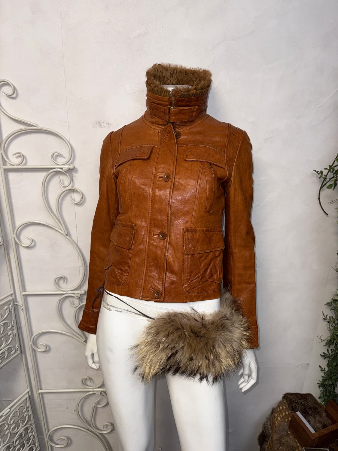 Thursday Island camel lamb skin / fur jk 상품이미지8