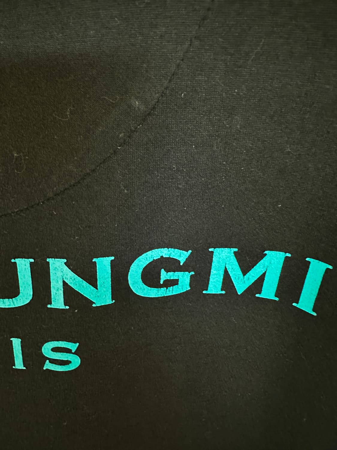 (52) 우영미 터콰이즈 백로고 티셔츠 네이비 - 22FW 상품이미지3