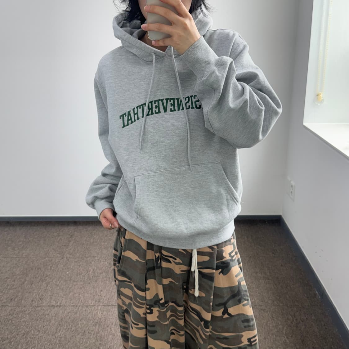 Thisisneverthat 디스이즈네버댓 그린 로고 그레이 후드티  상품이미지1