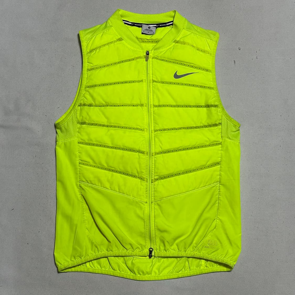 M 나이키 써마 핏 에어로프트 네온 러닝 베스트 상품이미지2