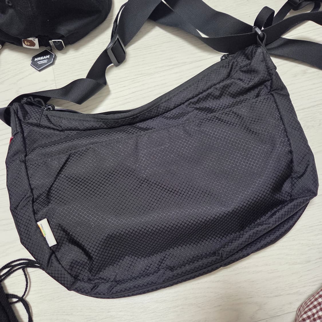 슈프림 스몰 메신저백 22ss 블랙 상품이미지2