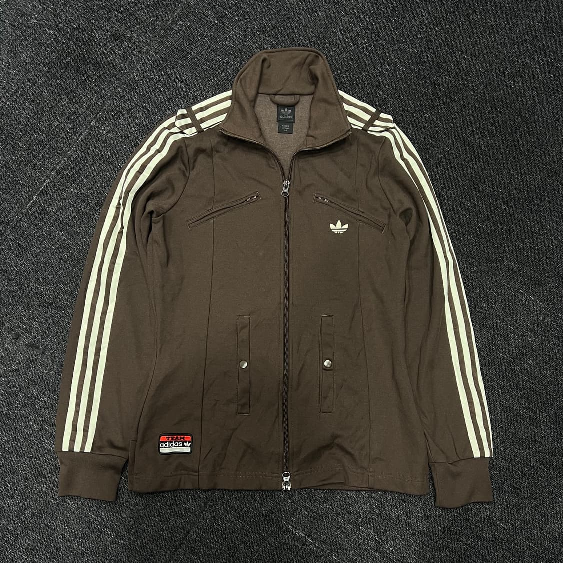 아디다스 초코브라운 견장 디테일 유니크 대장 져지 상품이미지1