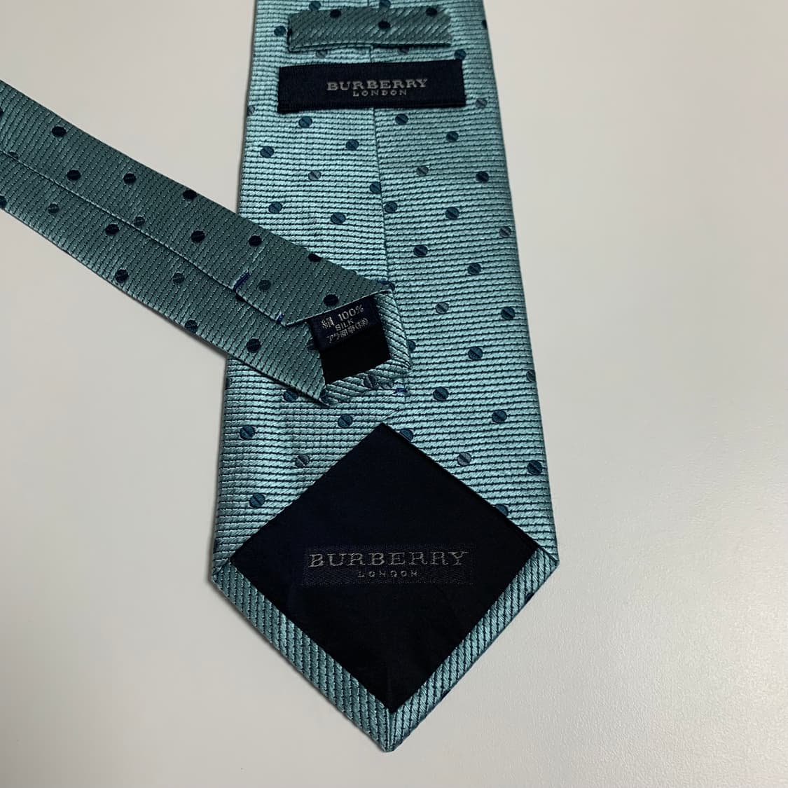 버버리(BURBERRY) 도트넥타이 명품 100실크 A+등급 9.4cm 상품이미지6