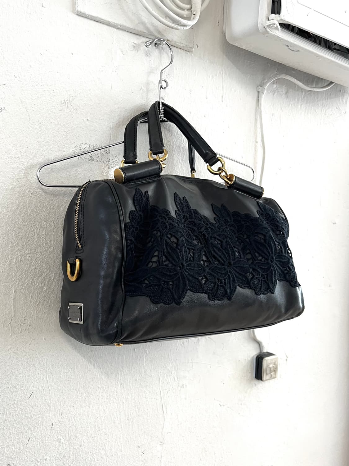 돌체앤가바나 2011 런웨이 아카이브 플라워 레이스 레더백 상품이미지1