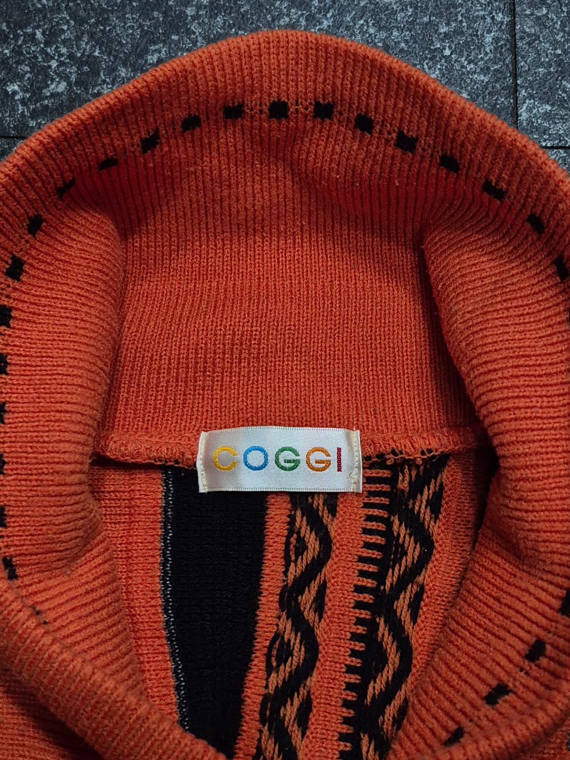 COGGI 오렌지 패턴 플레임 케이블 니트 남성 100사이즈 상품이미지3
